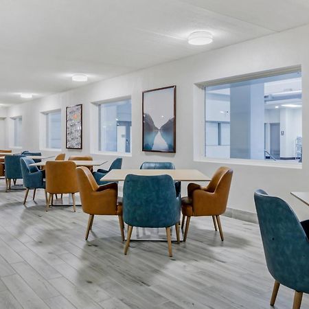 Comfort Inn & Suites Beaver Dam Esterno foto