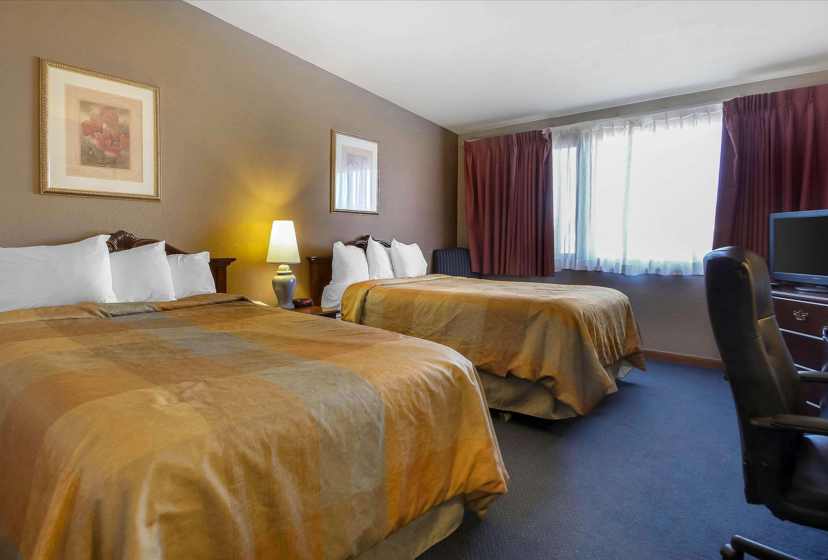 Comfort Inn & Suites Beaver Dam Esterno foto