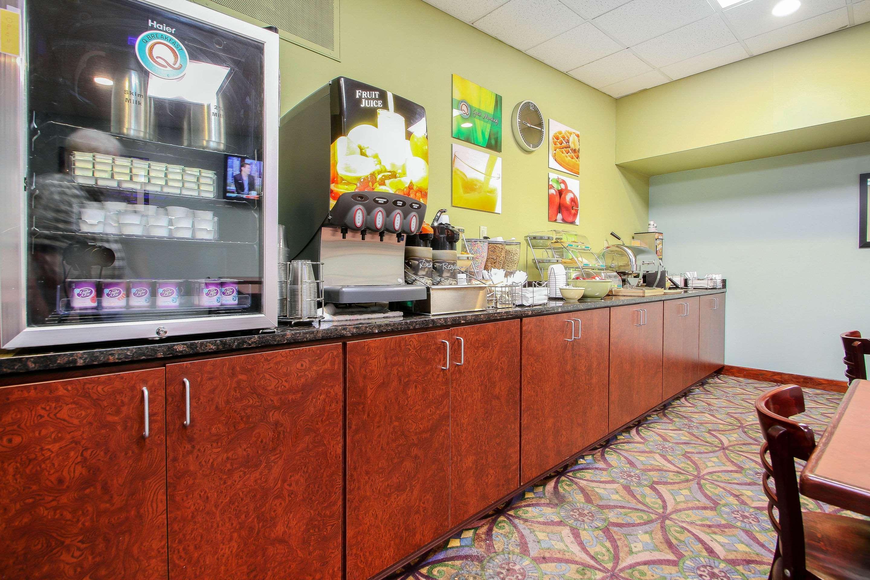 Comfort Inn & Suites Beaver Dam Esterno foto