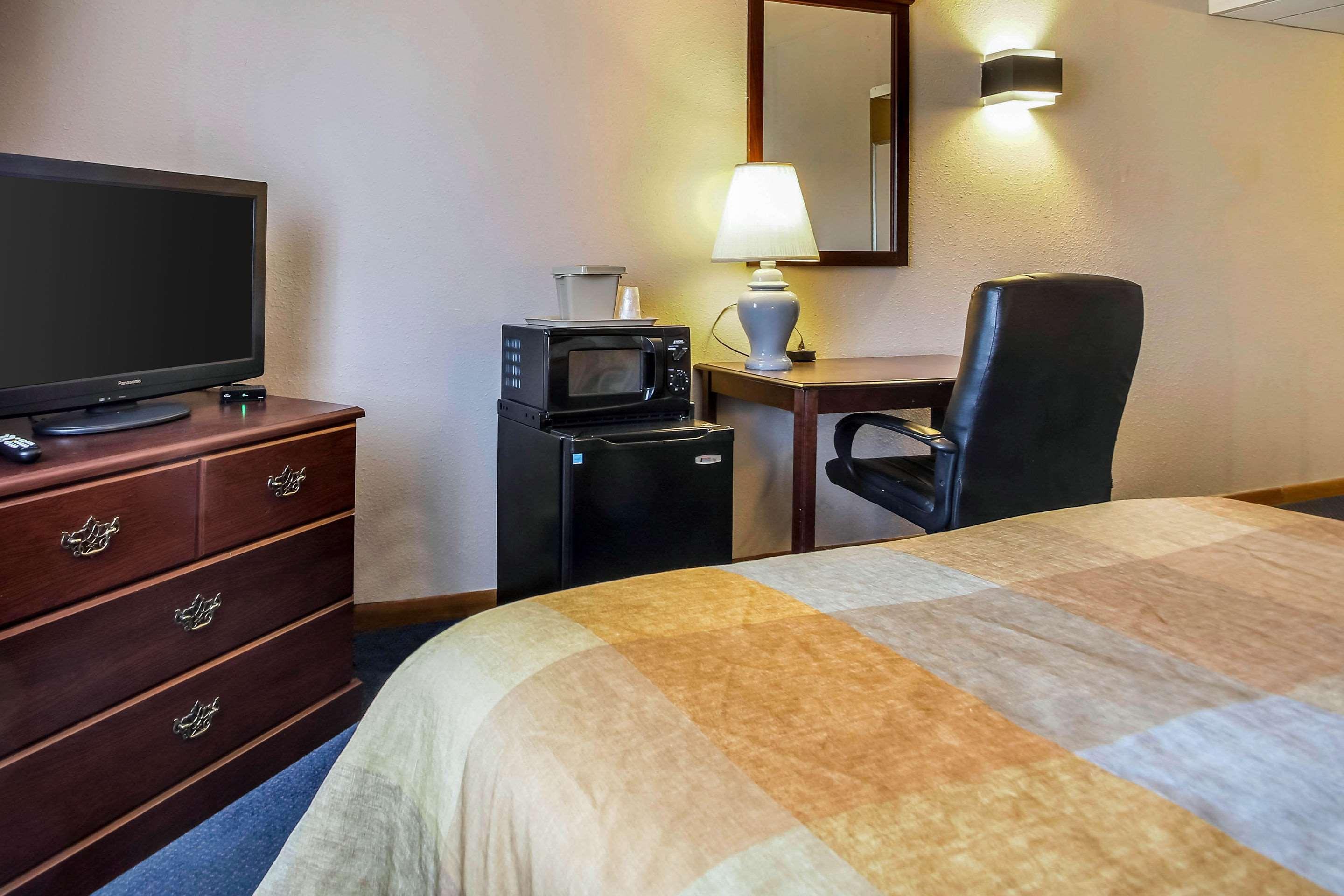 Comfort Inn & Suites Beaver Dam Esterno foto