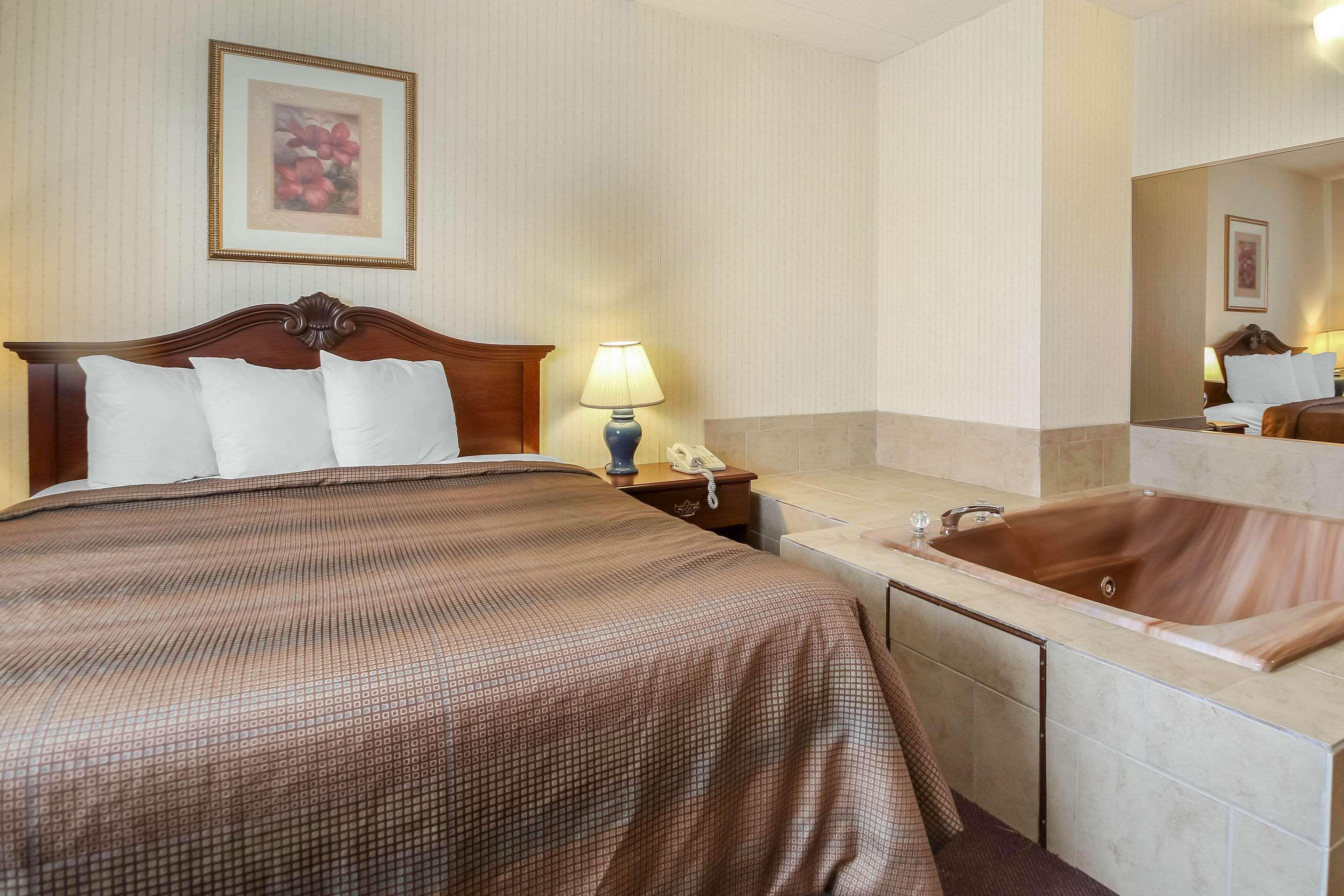 Comfort Inn & Suites Beaver Dam Esterno foto