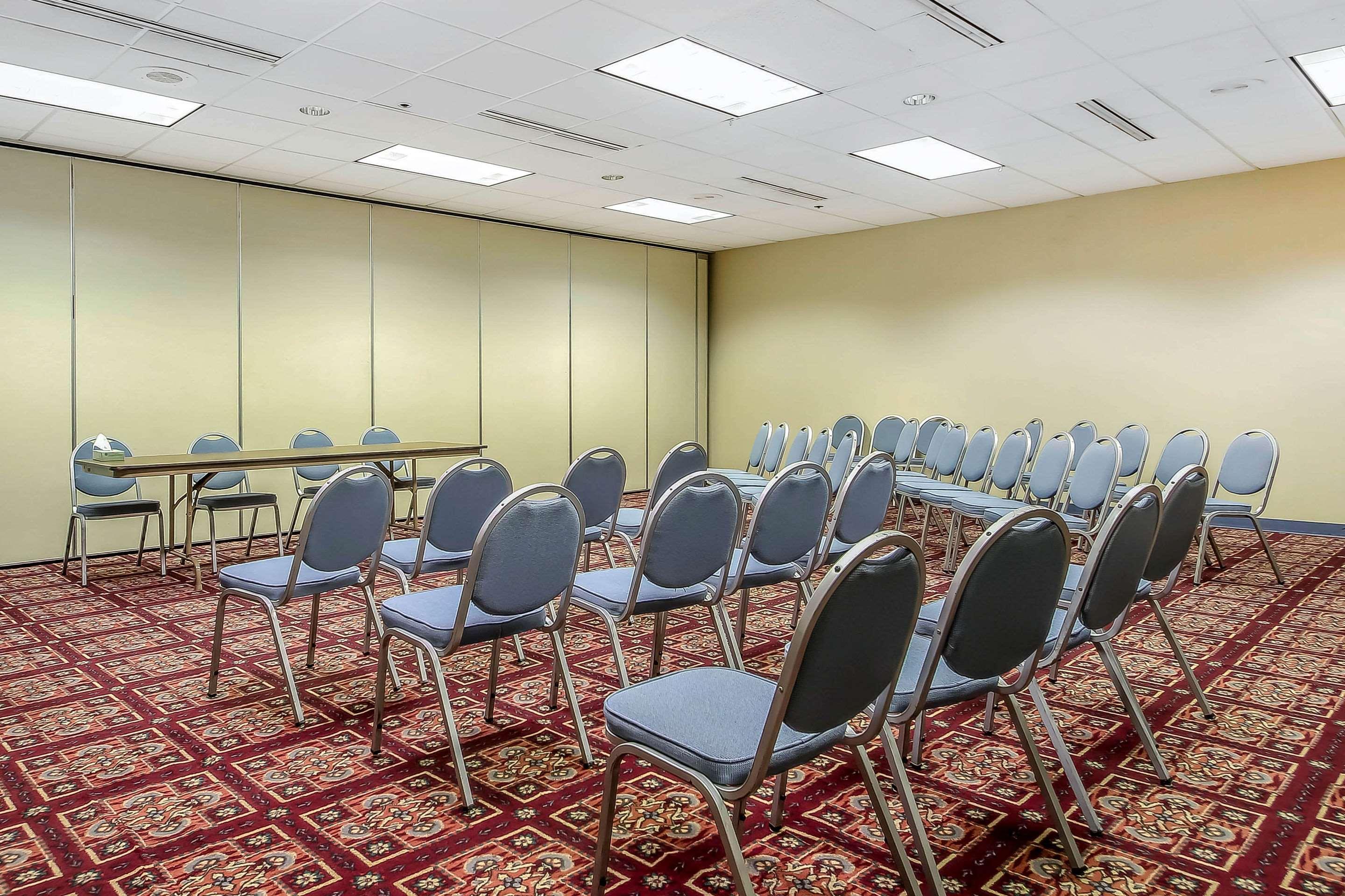 Comfort Inn & Suites Beaver Dam Esterno foto