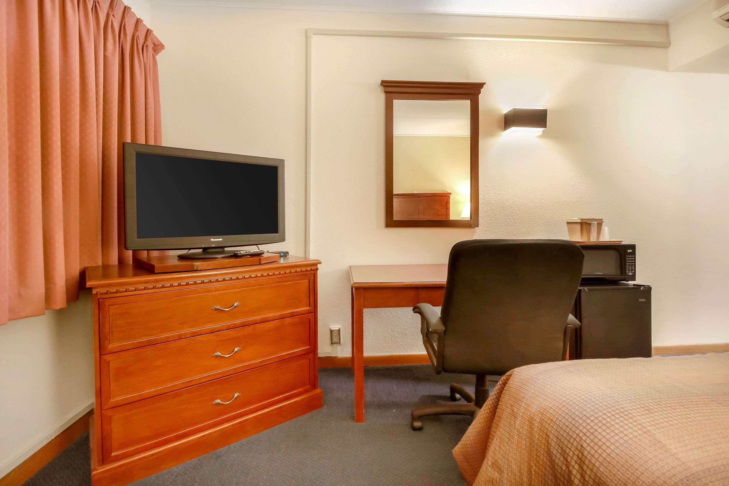 Comfort Inn & Suites Beaver Dam Esterno foto