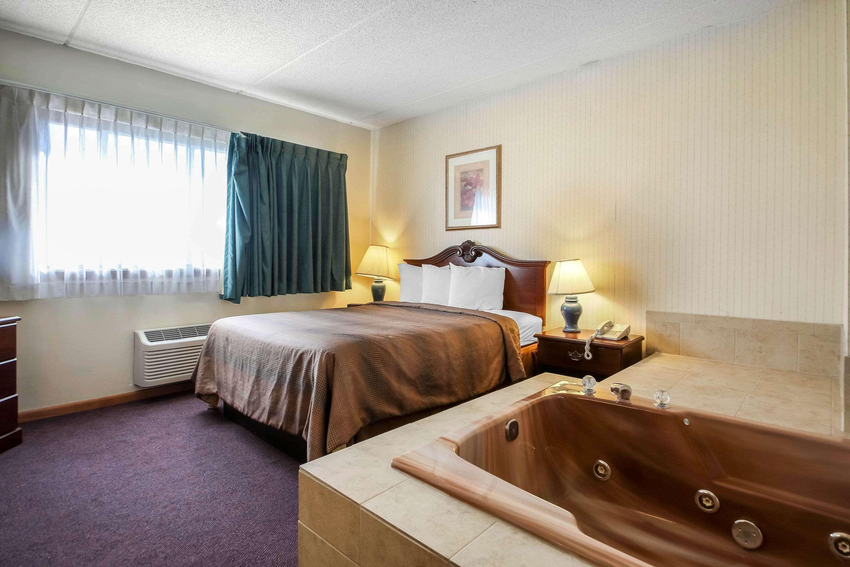 Comfort Inn & Suites Beaver Dam Esterno foto