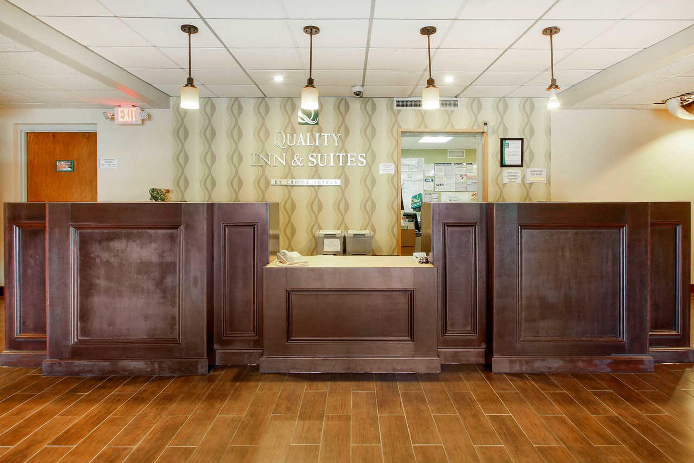 Comfort Inn & Suites Beaver Dam Esterno foto