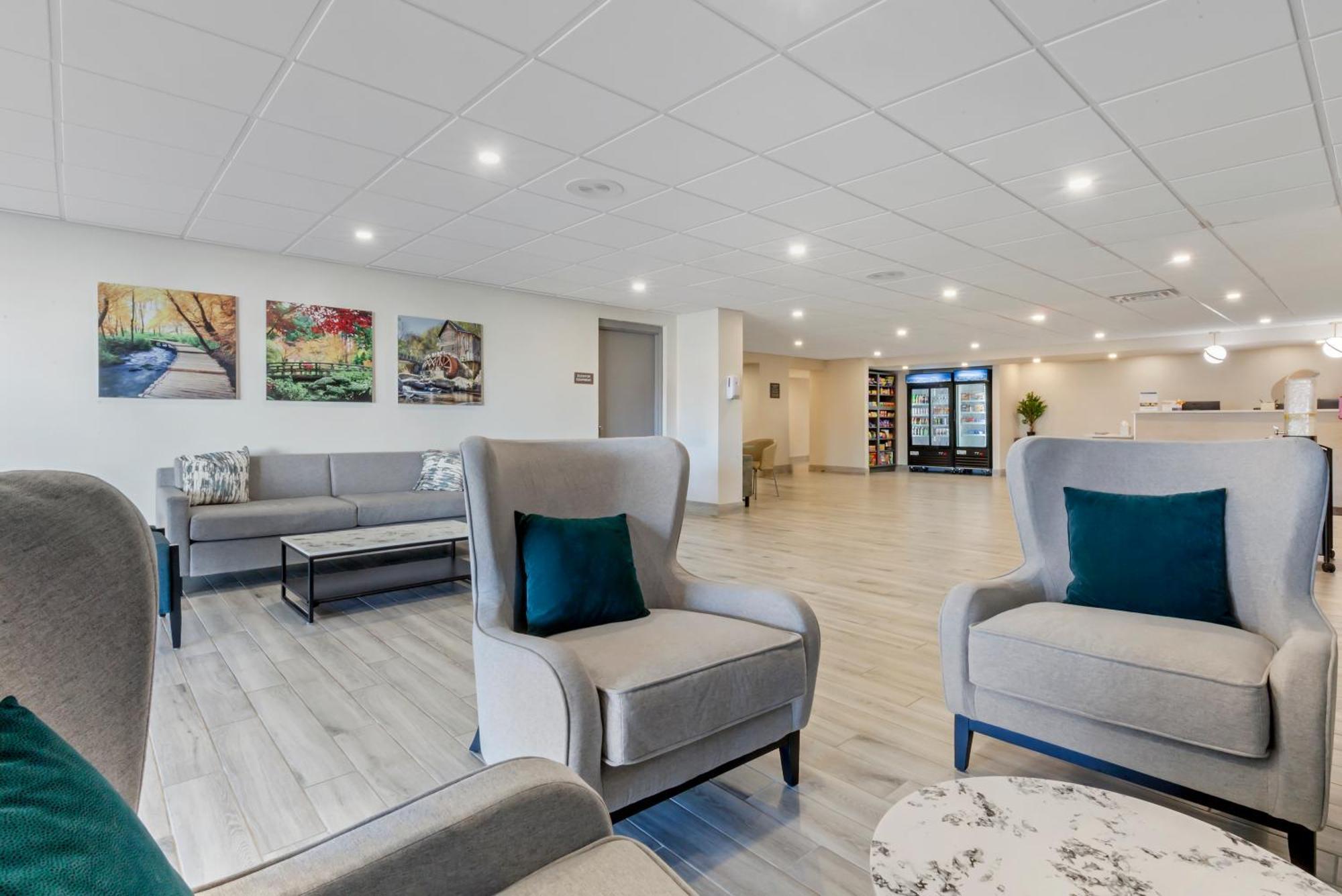 Comfort Inn & Suites Beaver Dam Esterno foto