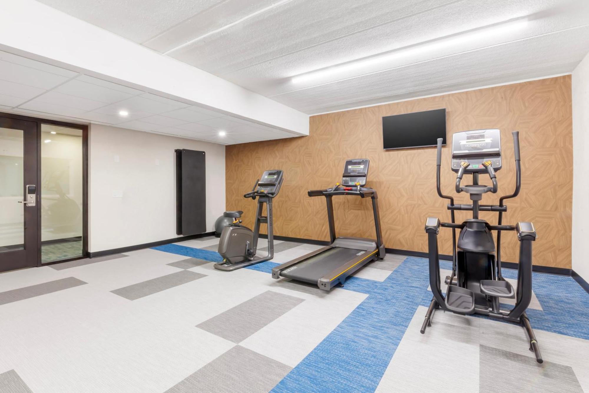 Comfort Inn & Suites Beaver Dam Esterno foto