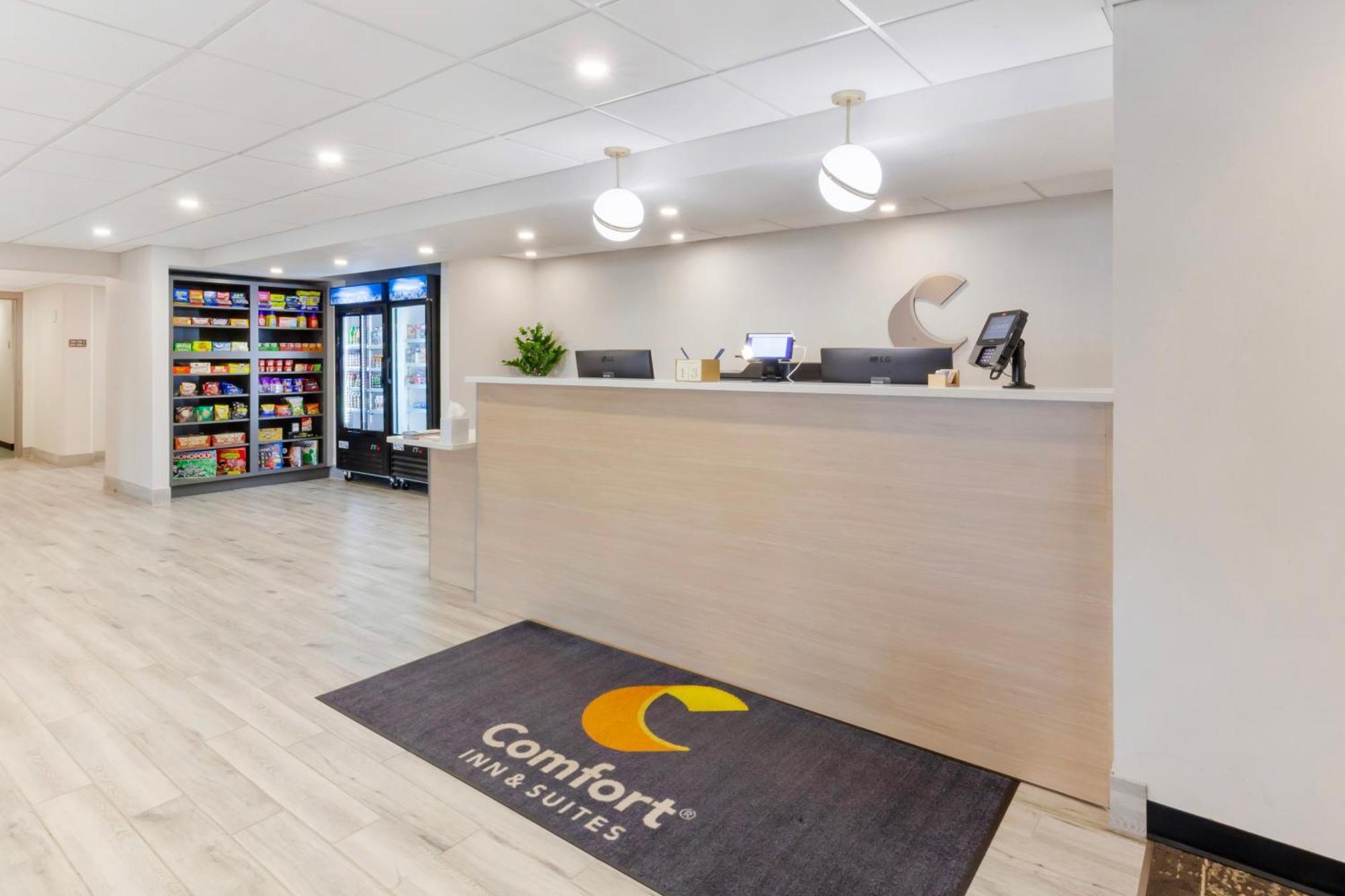 Comfort Inn & Suites Beaver Dam Esterno foto