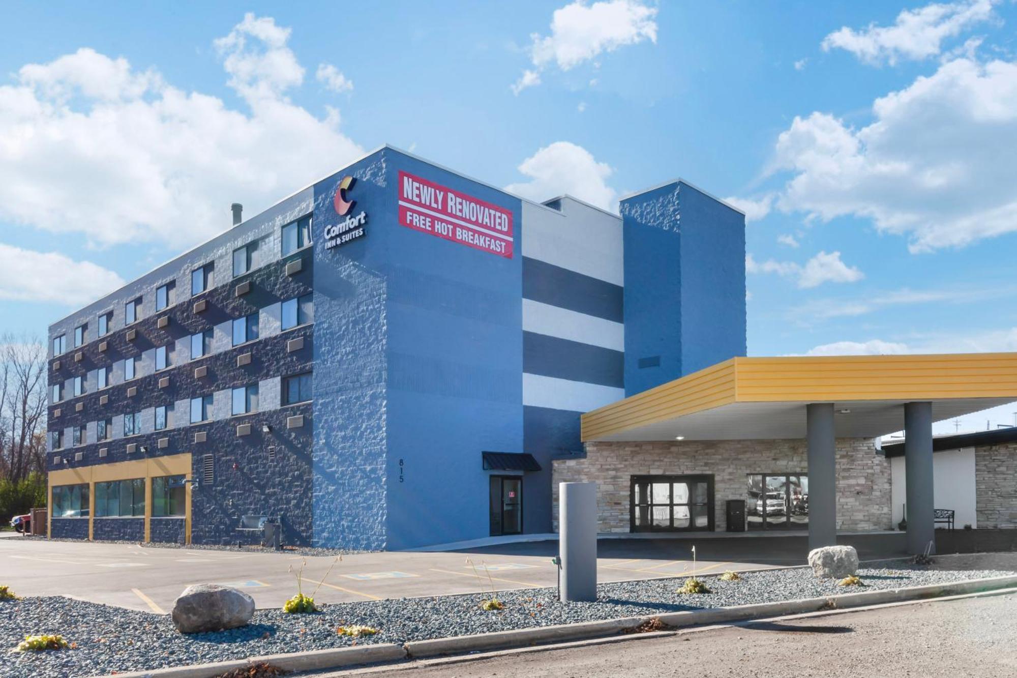 Comfort Inn & Suites Beaver Dam Esterno foto