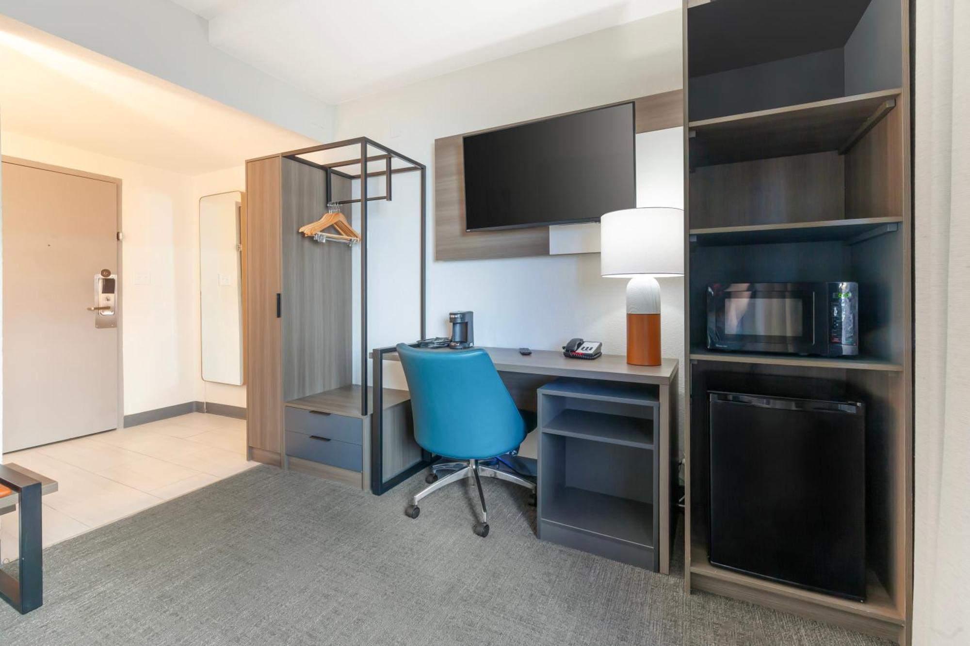Comfort Inn & Suites Beaver Dam Esterno foto